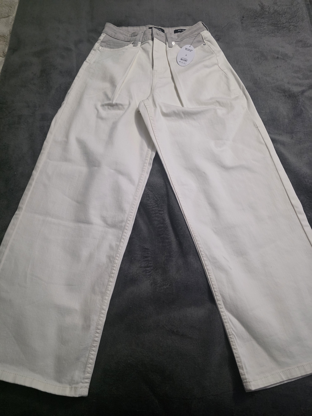 Wide-Leg White Women's Jeans with Contrast Waistband